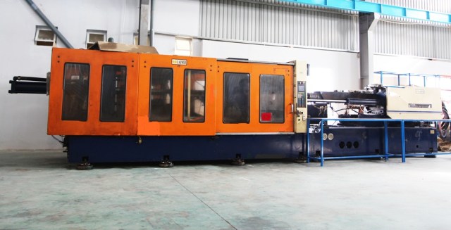 650 tons of Injection Mold Machine